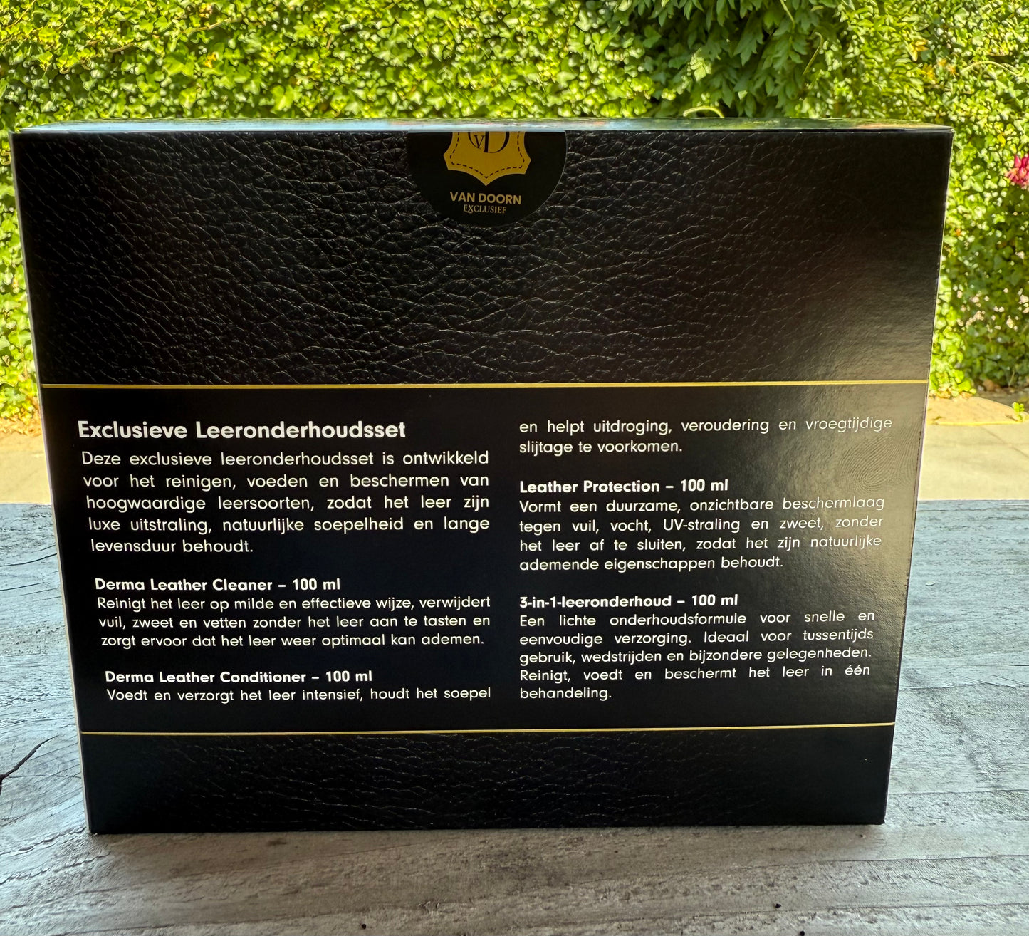 NIEUW – Complete 7-delige Leeronderhoudsset 100 ml Reinigen, Verzorgen & Beschermen, Borstel, Applicatiespons, Microvezeldoek